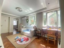 新上好房!两南一北!边套全明!中间位置!价格可议!