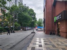 跃进路主商圈步行街1楼单铺20平年租2万现诚售40万