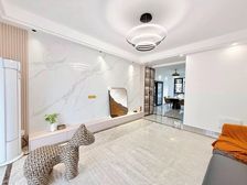 红角洲地铁口自主精装修大三房摩天轮