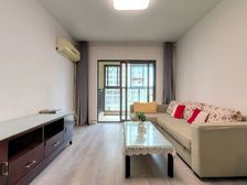 凤凰一期 中间楼层采光好 精装修 5号地铁口 诚心出售