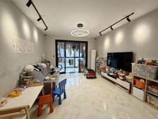 !单价9600美平,南北通透,4号地铁站口,视野无挡