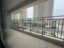 5楼好楼层!双阳台落地窗!三室两卫!鲁峰傅家!真不错!