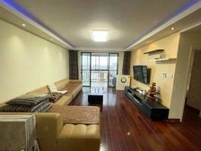 09年次新房,果然站得高看得远,户型方正,小区正中心位置!