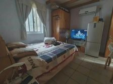 新上绿梅好房,一楼带院子,已改两房,设计合理!近莘松中学!!