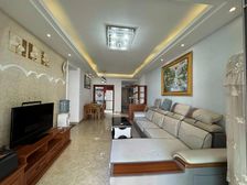 锦绣国际花城 三房二厅二卫 中间楼层采光好 商圈成熟