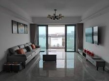 迪茵湖全新装修 楼龄新 朝南 楼层好 双卫 精装可拎包入住