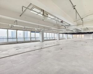 市中心一环路花牌坊地铁口 甲级写字楼整层出售 无空调加时费