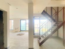 临江叠上别墅 视野开阔 带车位 实得300多平 带双露台