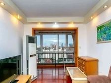 新上凯旋花苑,板式双南两房,业主置换急售,高区采光好。安静