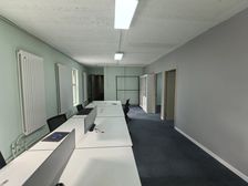 草场地艺术区96平米方正实用可满足中小型企业办公需求带家具