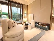 脚踢大平层,拳打小叠加。此盘总价低带精装地暖