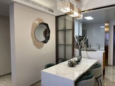 金水湖地铁口,看房接送,精装修,配套齐全。