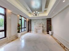 五环内 鸿坤林语墅 人车分流联排别墅有院有车位 拎包住 税少