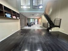 临河美景 北进门 南花园 中介费只收 3000