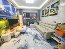 急 国际公馆96平三房 东南朝向 房源 楼下有天然公园