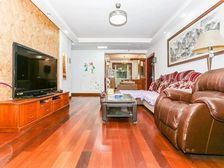 单价6.9万,品质小区,3+1户型,位置好。