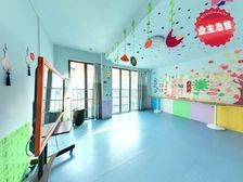 联排大端户 平米小院,位置好 阳光足 业主诚心出售。