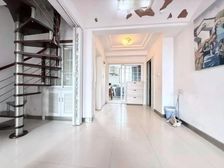 顶楼赠送小阁楼!业主被砍怕了!直接 位!看房随时约!