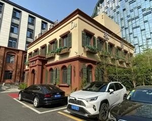 西城金融街!临街餐饮独栋!资金周转急售 门前带车位