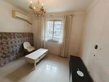 业主已买急售,徐汇模范小区, 中间楼层,满五税少,送租车位