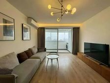 出门就是地铁口丨带会所丨有车位丨环境优美丨边套户型丨采光明亮