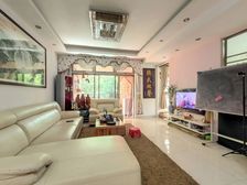 东骏豪苑 精装方正大三房,业主诚心出售