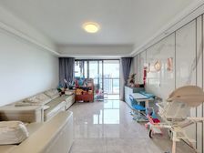 万象府 精装4房 交通方便 户型通透 诚心出售