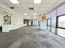 现场拍摄大族商圈288平带6隔间可实地註册租金1.15万出租