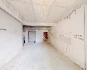 复式已搭楼板,做好楼梯,中间楼层,谷山旁前后无遮挡