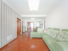 6.20 地铁口新上飞机户型三房 满五税少 诚意出售 随时看