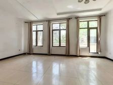 尚湖世家优质联排,私家车库可加装电梯,位置佳采光好