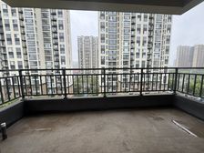 急售 电梯洋房边户 县政府南 根亲公园附近 比肩固始院子