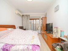 普乐三村少有的装修好,带花园的两房,中间位置,看房方便