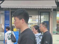 小铺皇 滨江金融中心 茶子山地铁口新佳宜一年租金12万