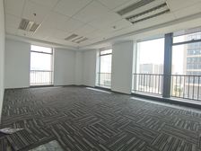 地铁口白金广场260平610平2.2元/平含税南向采光好多套