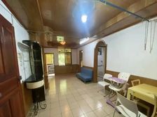 政通路大院 诚心出售 价格可谈 送家私家电送车位包税 东南向