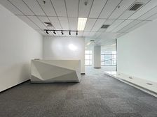 现场拍摄亦庄大族广场地铁盖写字楼270平可拆分可组合精装修