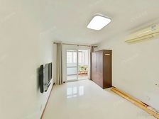 中间楼层,不靠路,自住精装,拎包入住