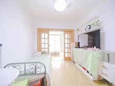 电梯房精装一房一厅,采光无遮挡,看房方便,价可谈