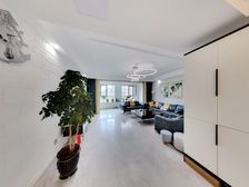 小区带百亩山体公园业主花费50多万装修一梯一户大平层