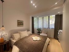 电梯已成!精装2房1厅,边套全明,2年前精装,带固定车位!