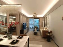 碧桂园凤凰城 1号线地铁口,精装楼盘,特价房113万西流湖旁