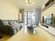 近外环出口,次新三房,业主急售,看房方便,住家安静,近观澜湖