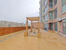 保真,180平大露台,精装4居,469万,一口价。