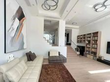 周浦18号地铁口 经典下叠别墅 精装全送大花园边套 低价急卖