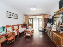 新出少有一楼带花园 中心位置 房型正气 城售 看房方便