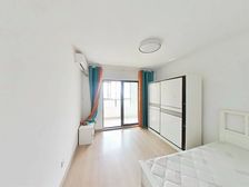 家里父母给儿子筹备婚礼,着急置换新房!