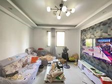 南北通透 楼龄新 满五 有电梯 精装好房 交通便捷