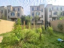 金汇汉峪纯地上别墅 南入户带120平小院 80平露台