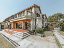 出国 !私家大花园 室内可装电梯 接受置换 随时看房